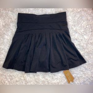 WERENA Athletic SKORT Black Pleated Tennis SKIRT Women's sz M nwt
